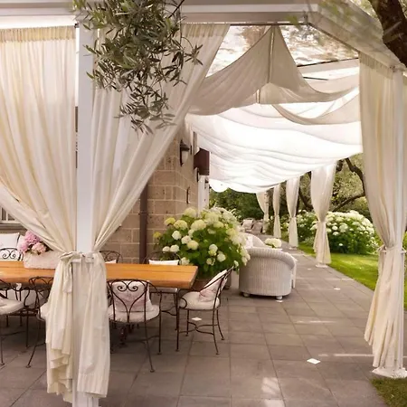 Annabelle 4* SantʼAgata sui Due Golfi