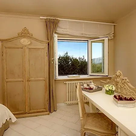 Annabelle Bed and breakfast 4*
