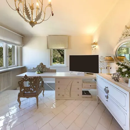 Annabelle Bed & Breakfast 4*