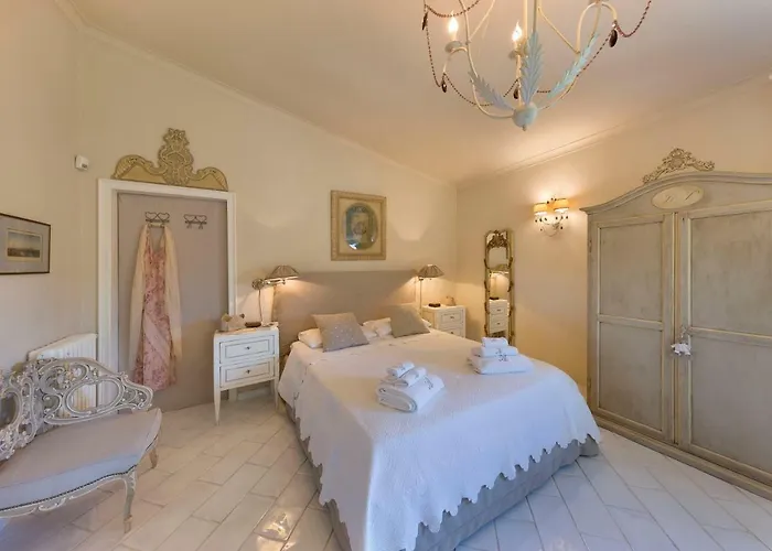 Annabelle 4* SantʼAgata sui Due Golfi